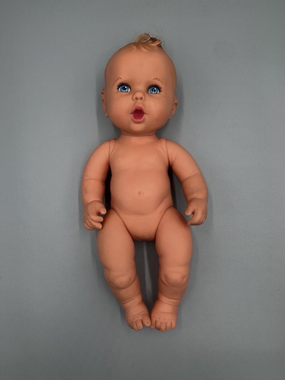 Vintage 1994 Gerber Toy Biz Baby Doll Vinyl Blue Eyes 14 inch READ DETAILS